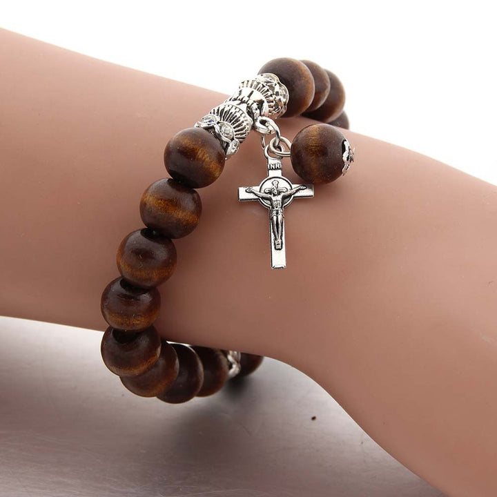 Bracelet croix Jésus en perles de bois fait main par Christianartworkshop - image 2