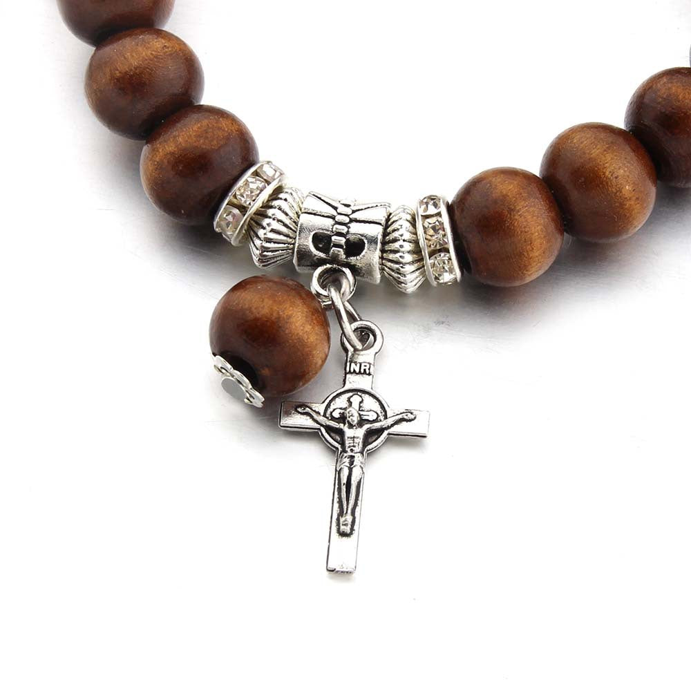 Bracelet croix Jésus en perles de bois fait main par Christianartworkshop - image 3