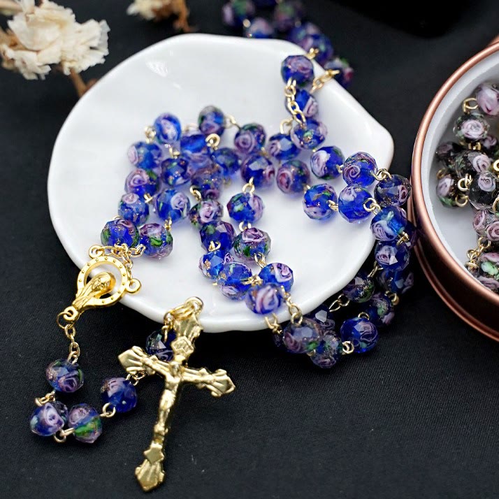 Christianartworkshop Chapelet en perles émaillées de rose avec Marie et crucifix - image 5