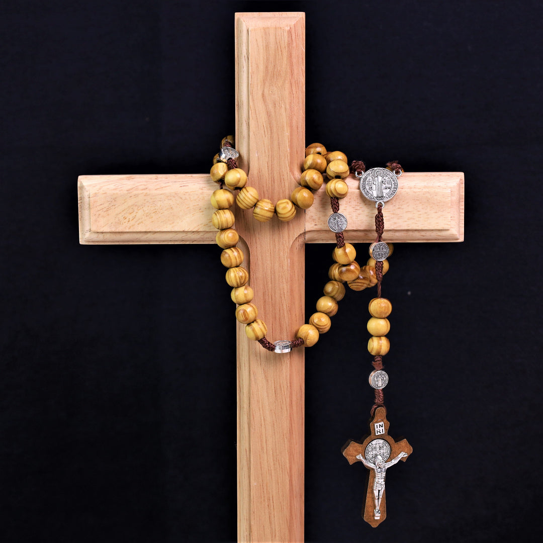 Chapelet et croix en bois d'olivier, perles de saint Benoît - image 7