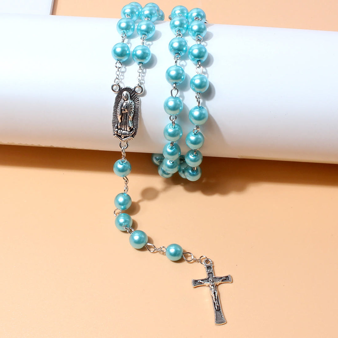 Collier de perles avec pendentif médaille de la Vierge Marie et crucifix (4 couleurs au choix) - Bleu clair - image 0