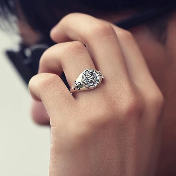 Bague ajustable Mains en prière de Christianartworkshop - image 6