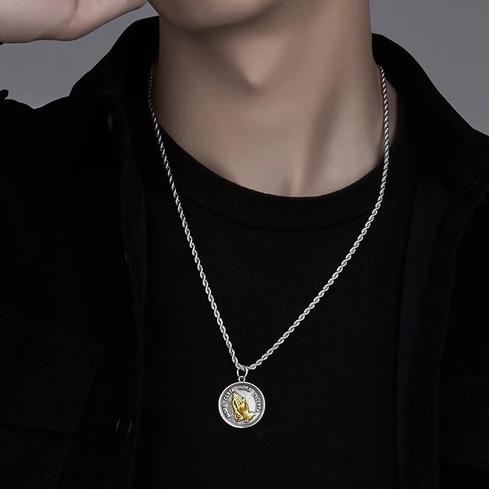 Christianartworkshop Collier pendentif mains jointes cubiques - image 2