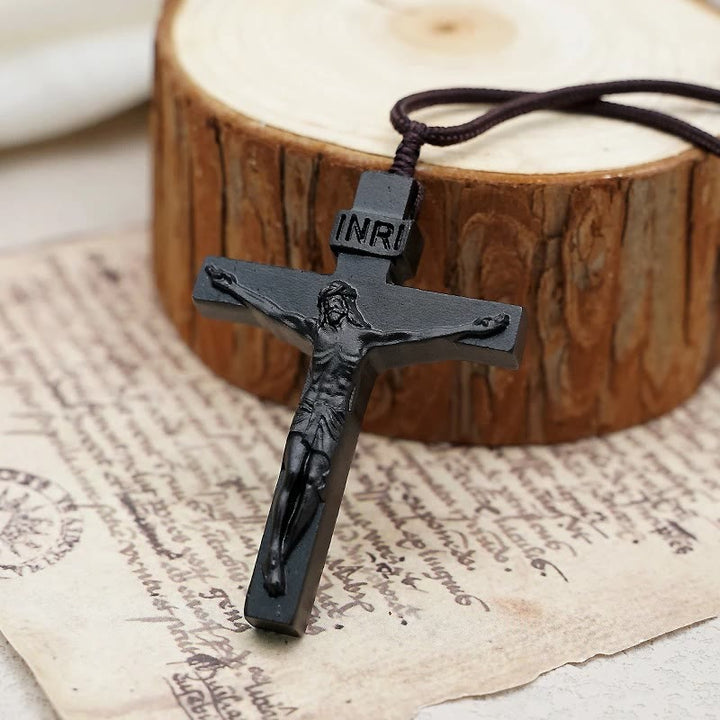 Christianartworkshop LA FOI COMME ARMURE : Collier en bois avec crucifix de Jésus - image 9