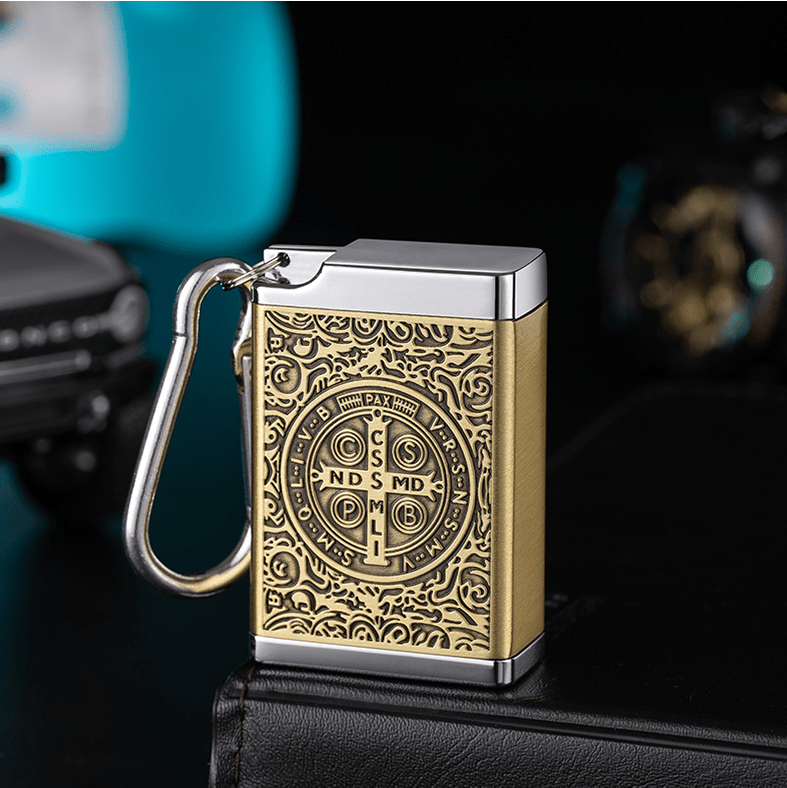 Cendrier portable isotherme en forme de médaillon de la croix de Saint-Benoît - Doré - image 0