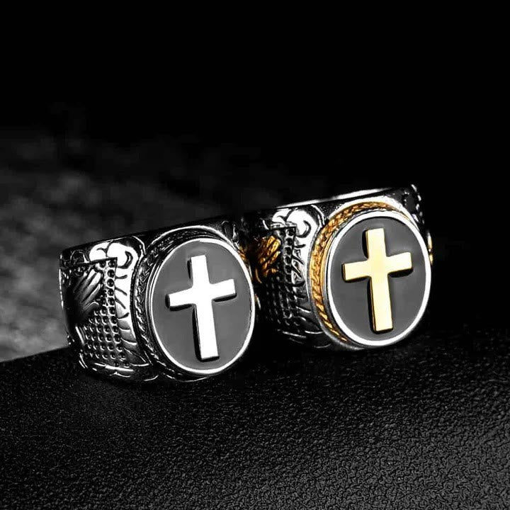 Christianartworkshop Bague religieuse rétro en titane « Main de Dieu » avec croix. - image 3