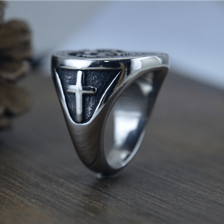 Bague chevalière avec médaille Saint Christophe « Protège-nous » de Christianartworkshop - image 10