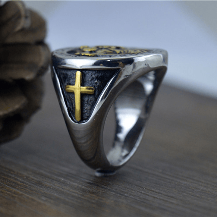 Bague chevalière avec médaille Saint Christophe « Protège-nous » de Christianartworkshop - image 2
