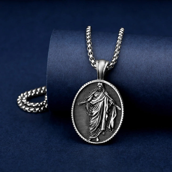 Christianartworkshop Collier pendentif médaillon Jésus, symbole de bénédiction - Argent - image 0
