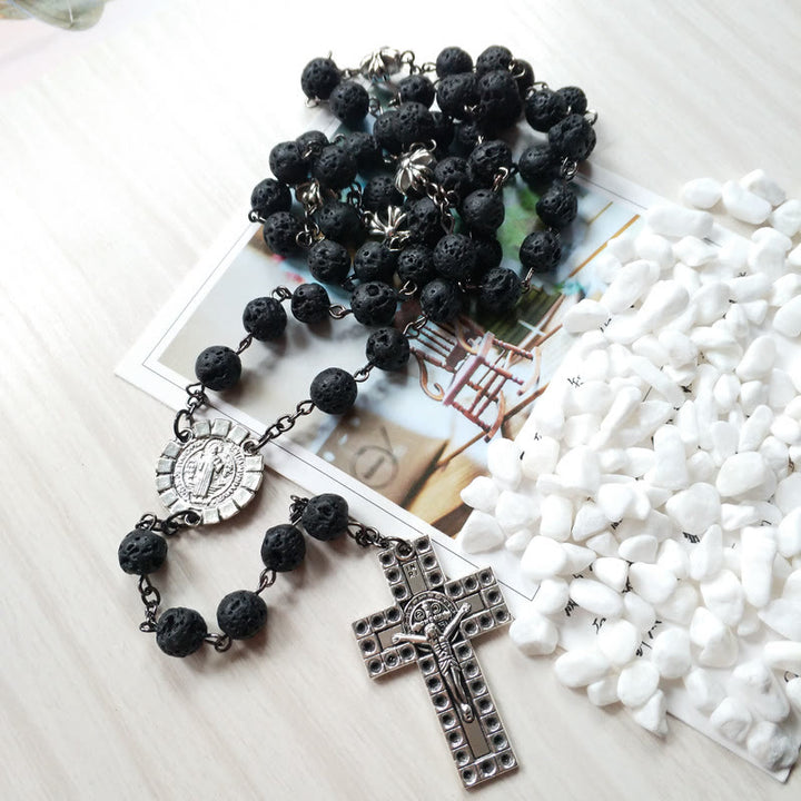 Pendentif croix vintage, chapelet en perles de pierre volcanique - image 1