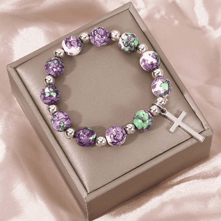 Bracelet de prière crucifix en perles et pierres violettes, réalisé par Christianartworkshop - image 2