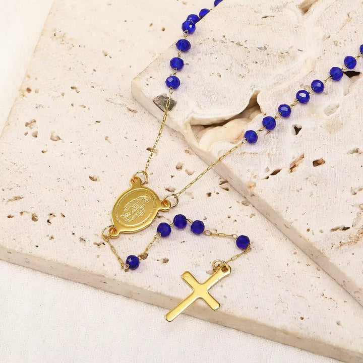 Christianartworkshop Collier de perles de verre avec pendentif en forme de croix et médaille de la Vierge Marie - Bleu royal - image 0