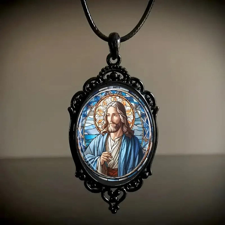 Christianartworkshop Collier rétro en dentelle ovale avec pendentif Jésus en verre - image 1