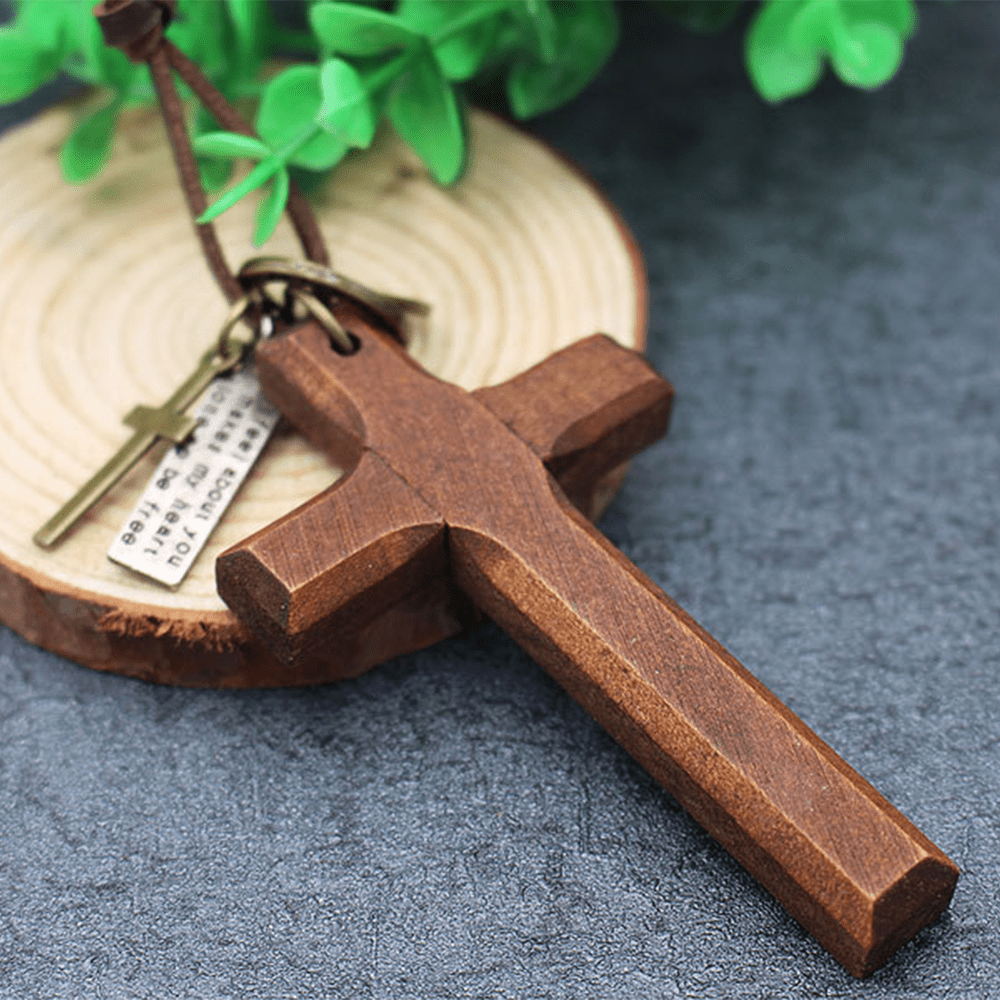 Christianartworkshop Collier vintage en bois avec croix et cuir ajustable - image 1