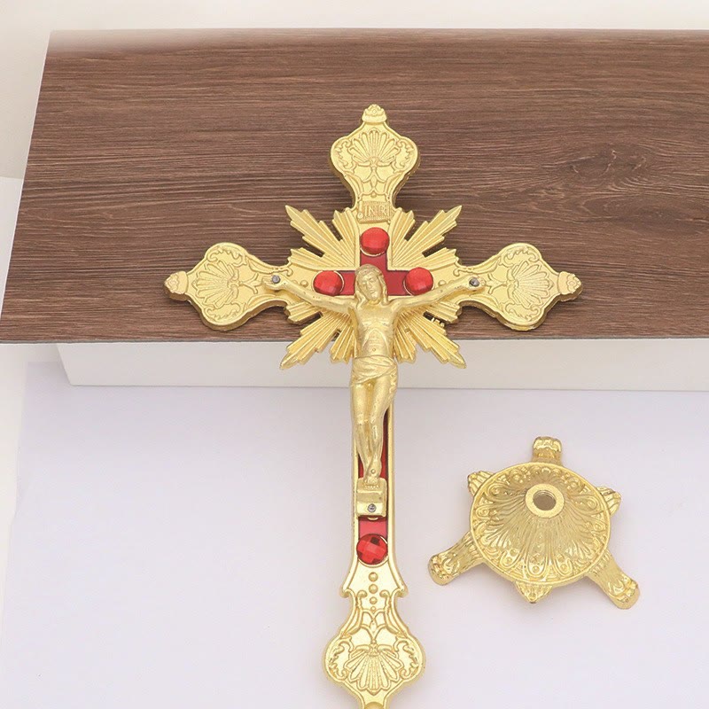 Crucifix décoratif représentant le Seigneur Jésus-Christ debout - Doré - image 3