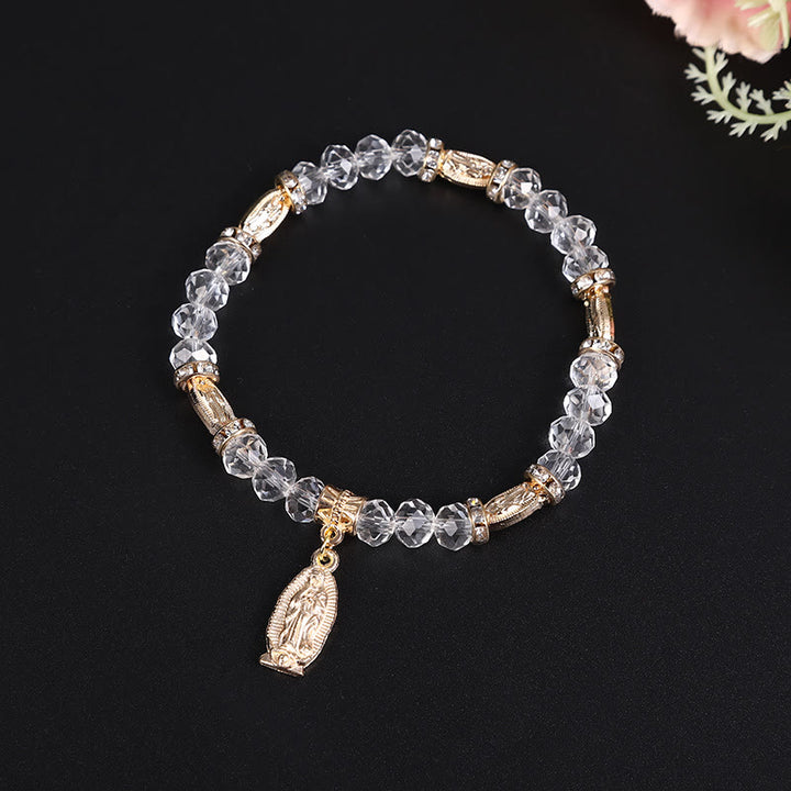 Bracelet en perles de verre transparent avec pendentif Vierge Marie, réalisé par Christianartworkshop - image 1