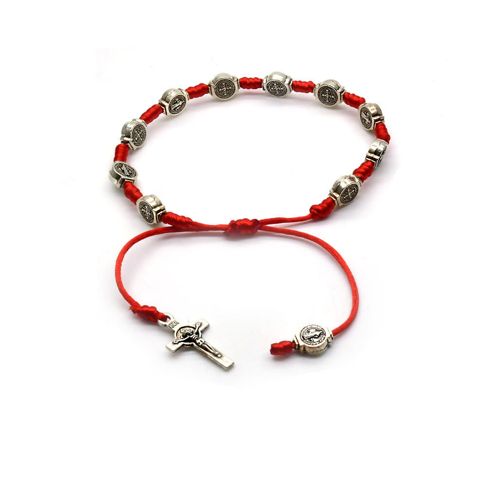 Bracelet amulette Saint Benoît en fil rouge noué, atelier d'art chrétien - image 2