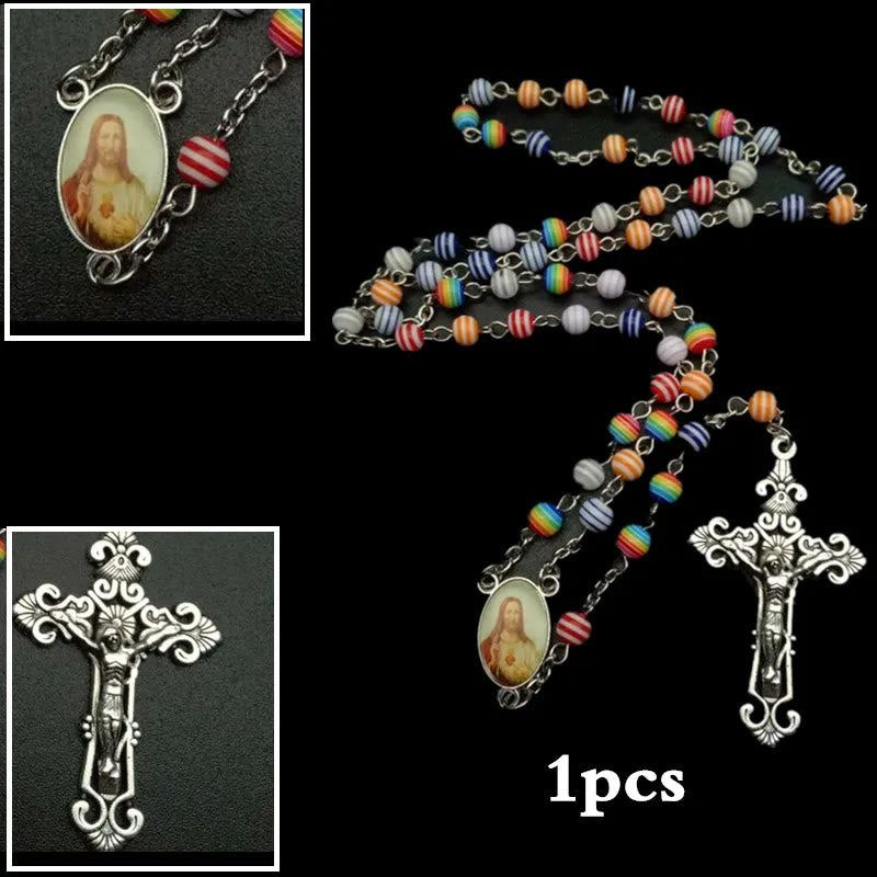 Crucifix en perles de résine arc-en-ciel couleurs mélangées - image 2