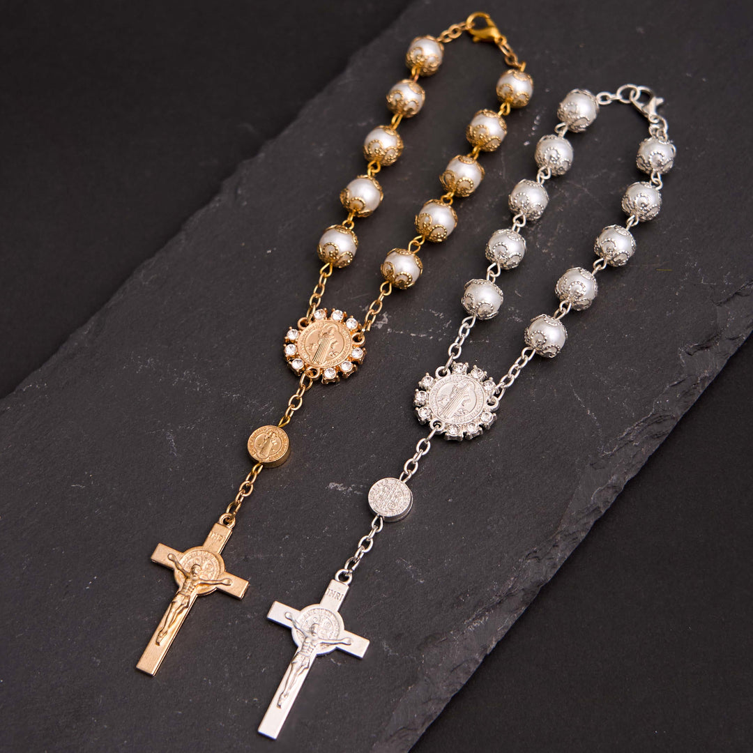 Bracelet chapelet en perles de verre chrétiennes avec croix de Saint Benoît et Jésus - Doré - image 0