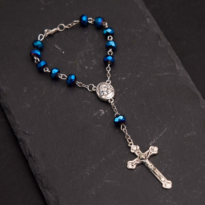Bracelet chapelet en pierre précieuse bleue cristal Vierge Marie - Bleu marine - image 0