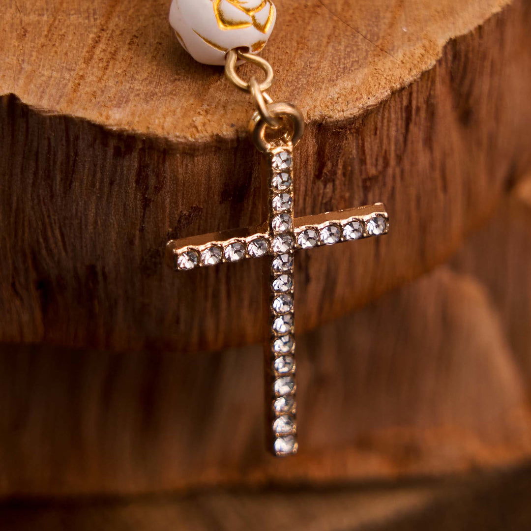 Bracelet chapelet en perles de rose et croix Notre-Dame de Guadalupe - image 3