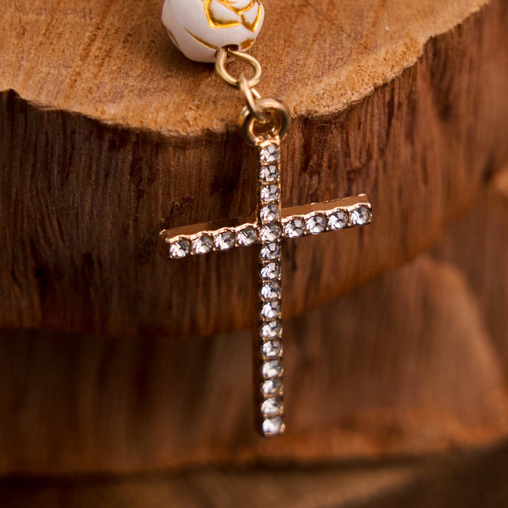 Bracelet chapelet en perles de rose et croix Notre-Dame de Guadalupe - image 3