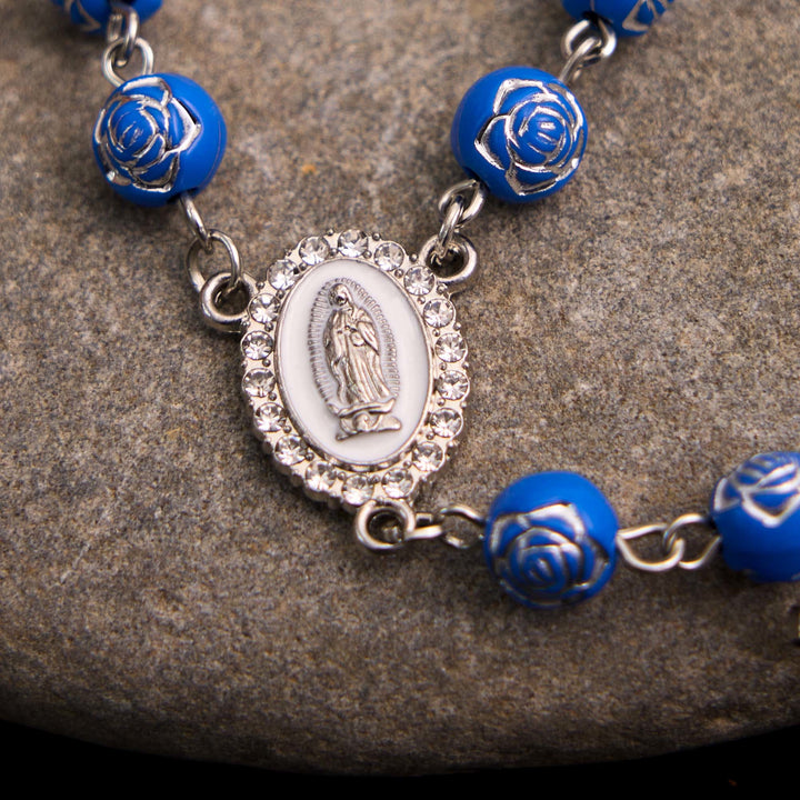 Bracelet chapelet en perles de rose et croix Notre-Dame de Guadalupe - image 5