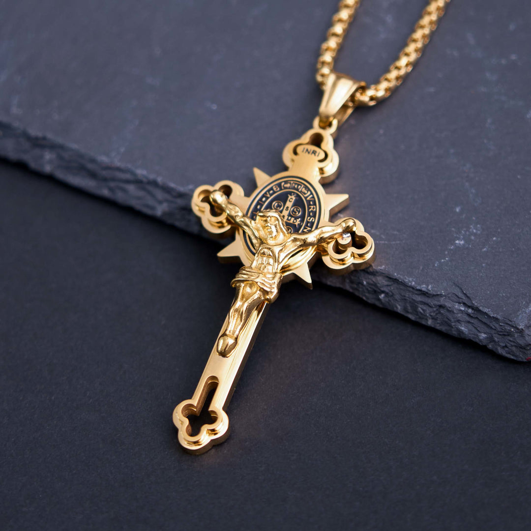 Christianartworkshop Collier crucifix avec symbole de saint Benoît - Doré - 29,52''/80 cm - image 3