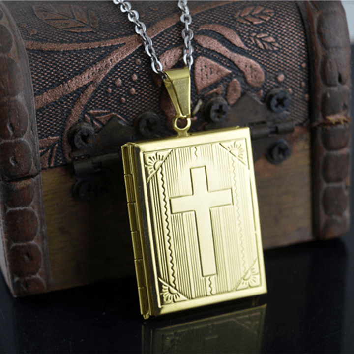 Christianartworkshop Collier pendentif pratique en forme de Bible ouvrable - Doré - image 0