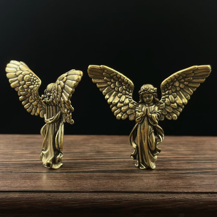 Christianartworkshop Ornement de bureau en laiton stéréoscopique de style rétro représentant un ange gardien (ailes déployées). - image 1