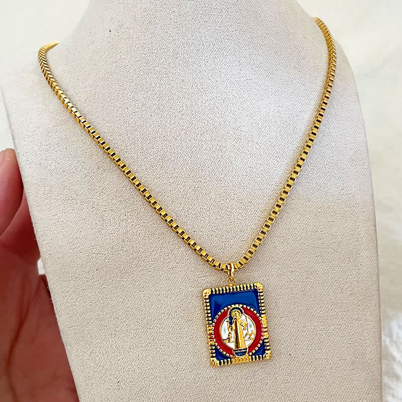 Christianartworkshop Collier pendentif médaille carrée Saint-Benoît colorée de style moderne - image 1