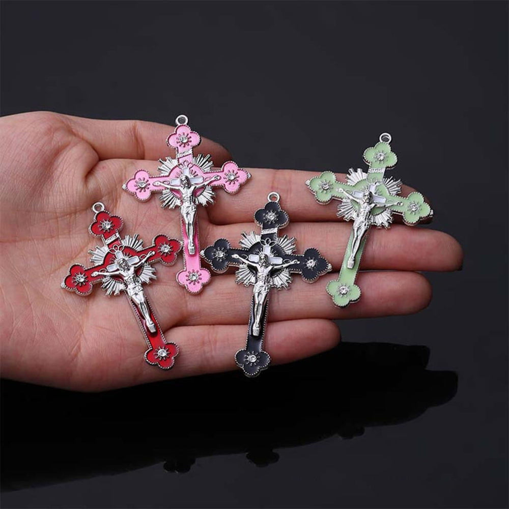 Christianartworkshop Collier à pendentif triple crucifix coloré de style classique - image 1