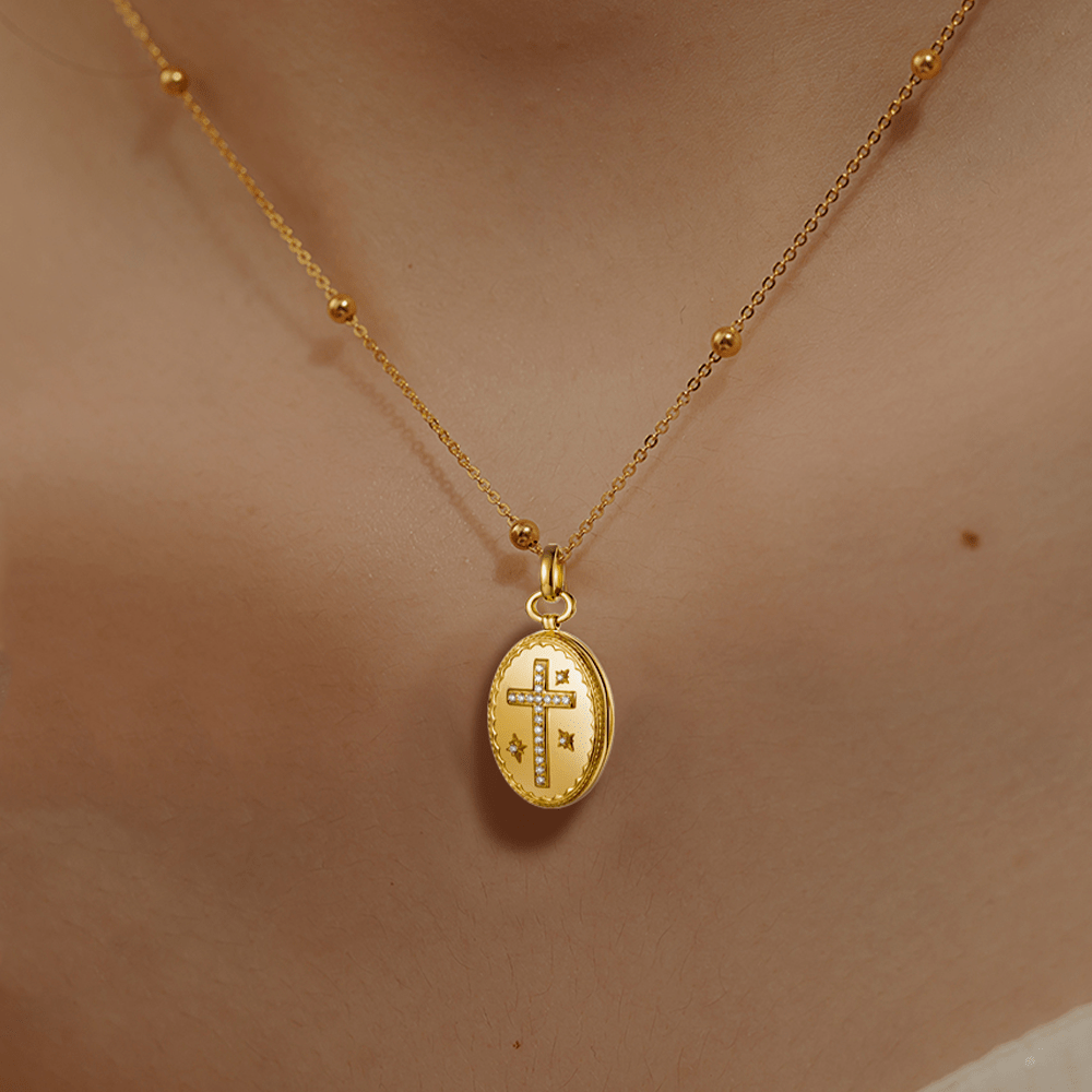 Christianartworkshop Collier pendentif en or 18 carats serti de diamants, style moderne, en forme de boîte à trésor en forme de croix - image 2
