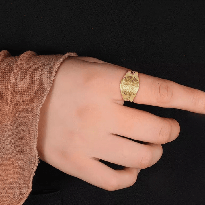 Bague ajustable en titane, style classique, avec le symbole de Jésus et de saint Benoît, signée Christianartworkshop - image 4