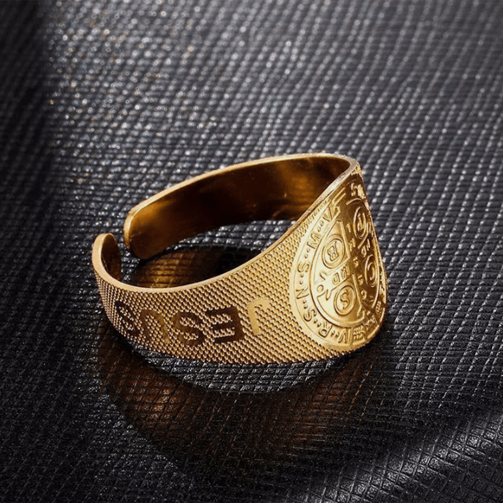 Bague ajustable en titane, style classique, avec le symbole de Jésus et de saint Benoît, signée Christianartworkshop - image 5
