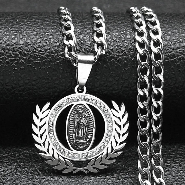 Christianartworkshop Collier pendentif classique en forme de branche d'olivier orné de strass représentant Notre-Dame de Guadalupe - Argent - image 2