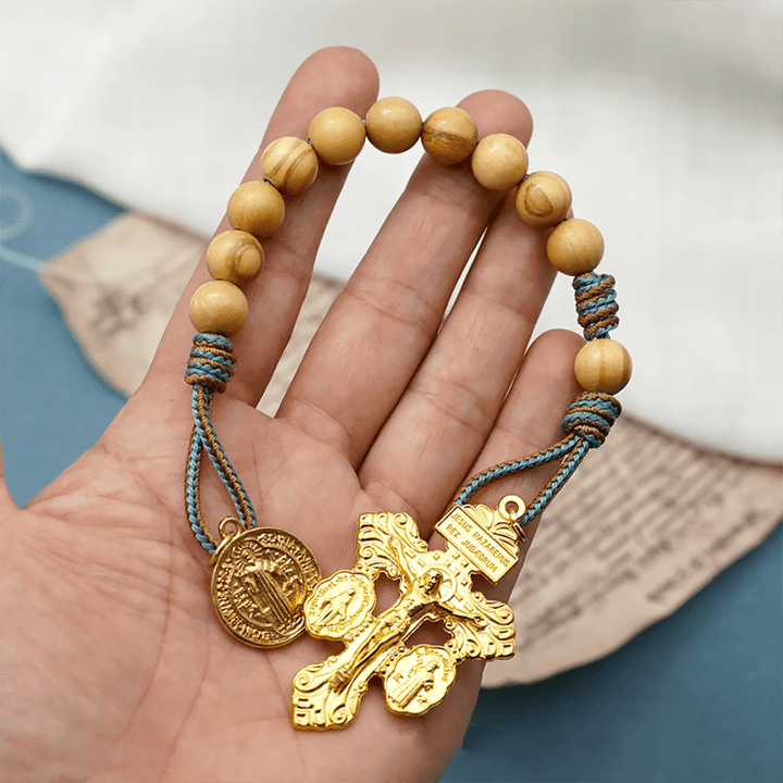 Christianartworkshop Médaille et crucifix de saint Benoît, chapelet rond de 10 mm en bois d'olivier doré avec cordon en nylon, pour pochette - image 2
