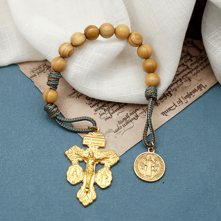 Christianartworkshop Médaille et crucifix de saint Benoît, chapelet rond de 10 mm en bois d'olivier doré avec cordon en nylon, pour pochette - Doré - image 0
