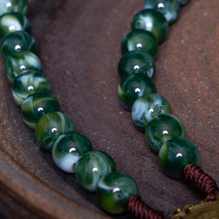 Christianartworkshop Notre-Dame de Guadalupe et crucifix en agate verte ronde de 10 mm, cordon en nylon - image 3