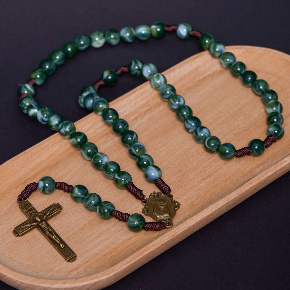 Christianartworkshop Notre-Dame de Guadalupe et crucifix en agate verte ronde de 10 mm, cordon en nylon - image 1