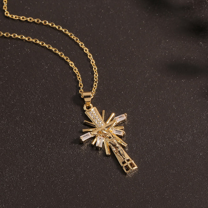 Christianartworkshop Collier pendentif crucifix léger et luxueux orné de diamants - image 2