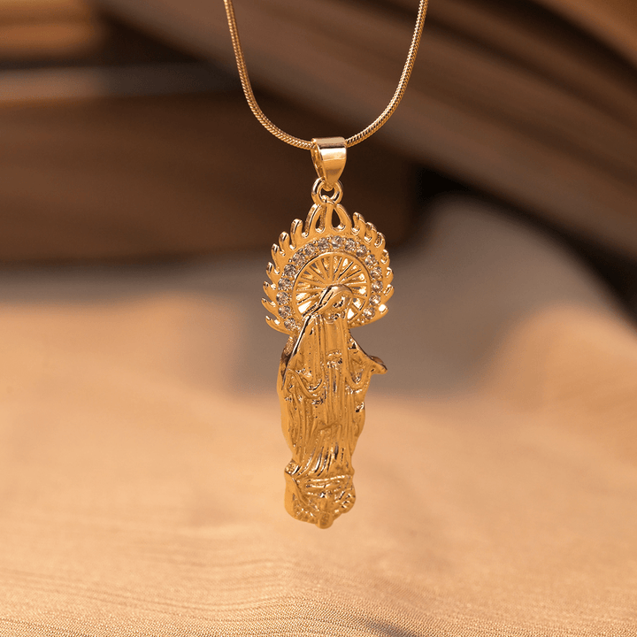 Christianartworkshop Collier pendentif de luxe représentant l'Assomption de la Vierge Marie et Notre-Dame de Guadalupe - image 3