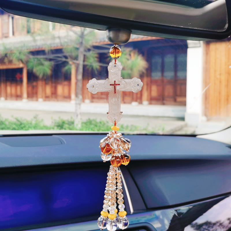 Christianartworkshop Pendentif de voiture de style moderne, orné d'un crucifix en cristal et de pompons. Décoration à suspendre pour voiture. - image 4