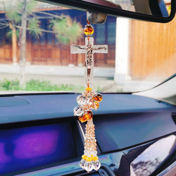 Christianartworkshop Pendentif de voiture de style moderne, orné d'un crucifix en cristal et de pompons. Décoration à suspendre pour voiture. - image 5