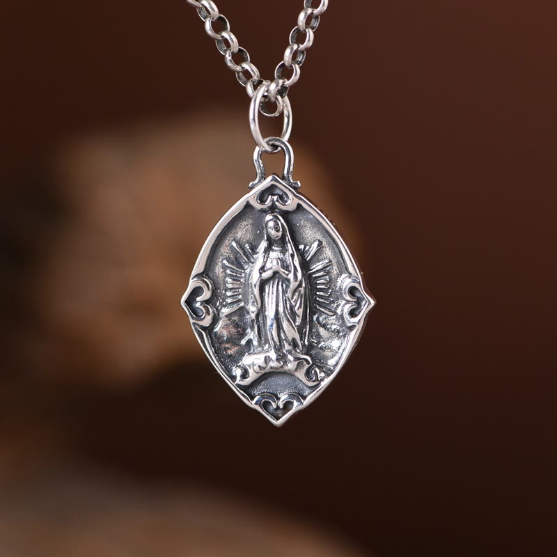 Collier pendentif Notre-Dame de Guadalupe en argent sterling, style rétro, créé par Christianartworkshop - Vierge Marie - image 0