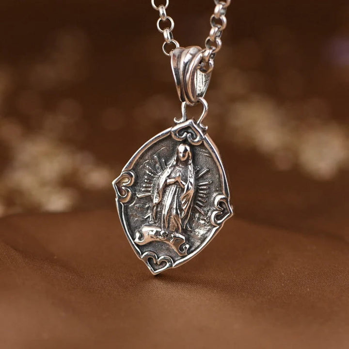 Collier pendentif Notre-Dame de Guadalupe en argent sterling, style rétro, créé par Christianartworkshop - image 5