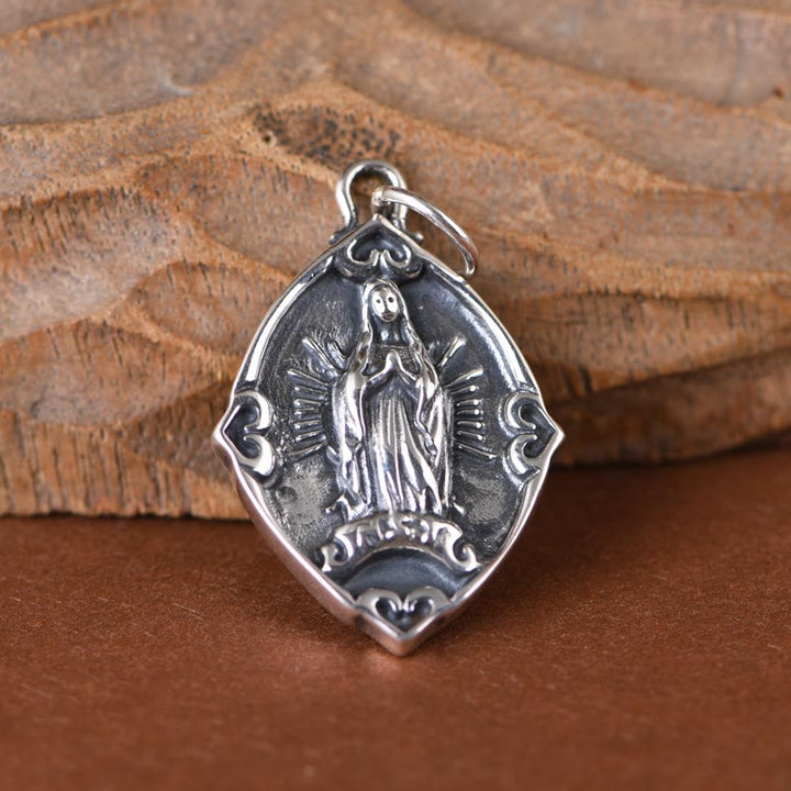 Collier pendentif Notre-Dame de Guadalupe en argent sterling, style rétro, créé par Christianartworkshop - image 2