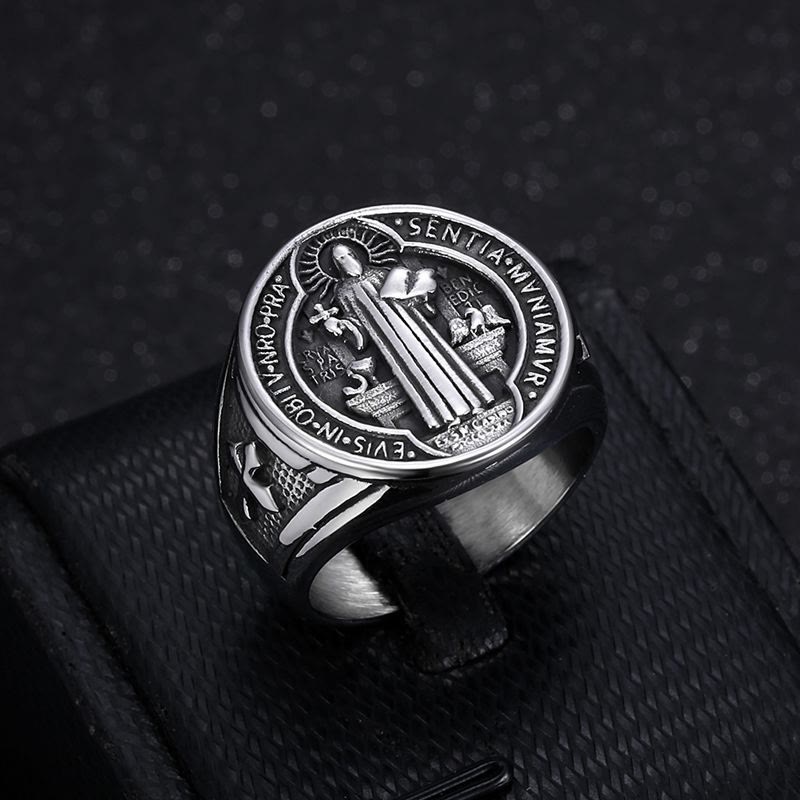Bague en acier titane Christianartworkshop classique rétro Saint Benoît, symbole de foi et de protection. - image 3