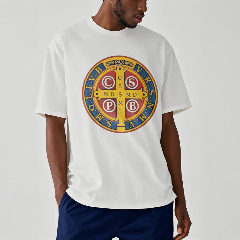 T-shirt à manches courtes Christianartworkshop style classique avec médaille dorée de Saint Benoît - image 5