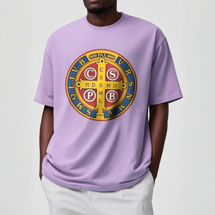 T-shirt à manches courtes Christianartworkshop style classique avec médaille dorée de Saint Benoît - image 16